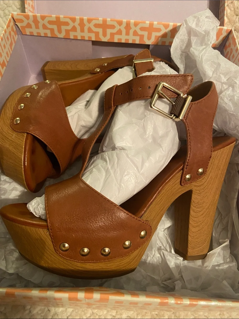Gianni Bini Brown Platform T-Strap Sandals with Gold Buckle
